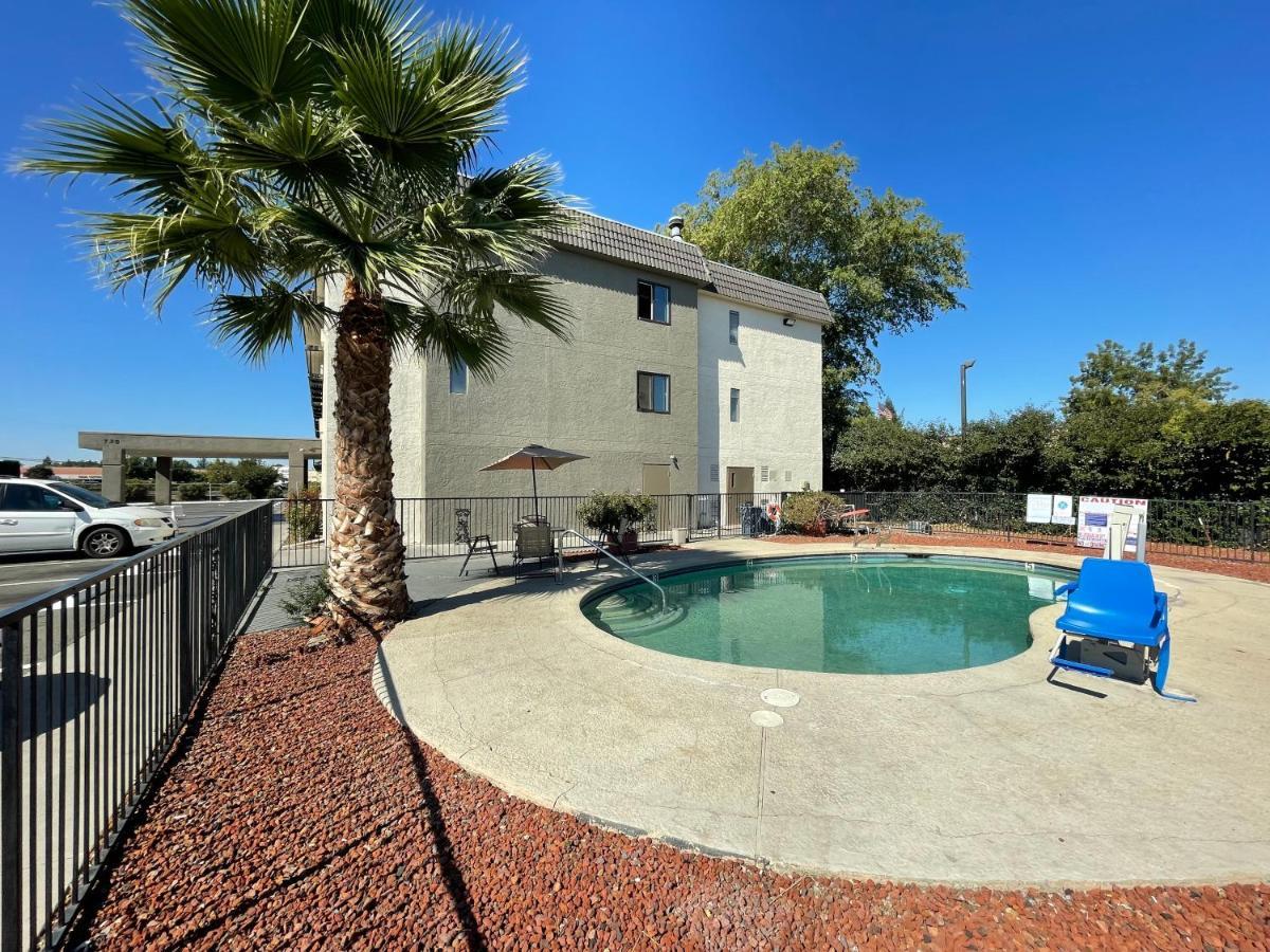 Sutter Inn Yuba City Exterior foto