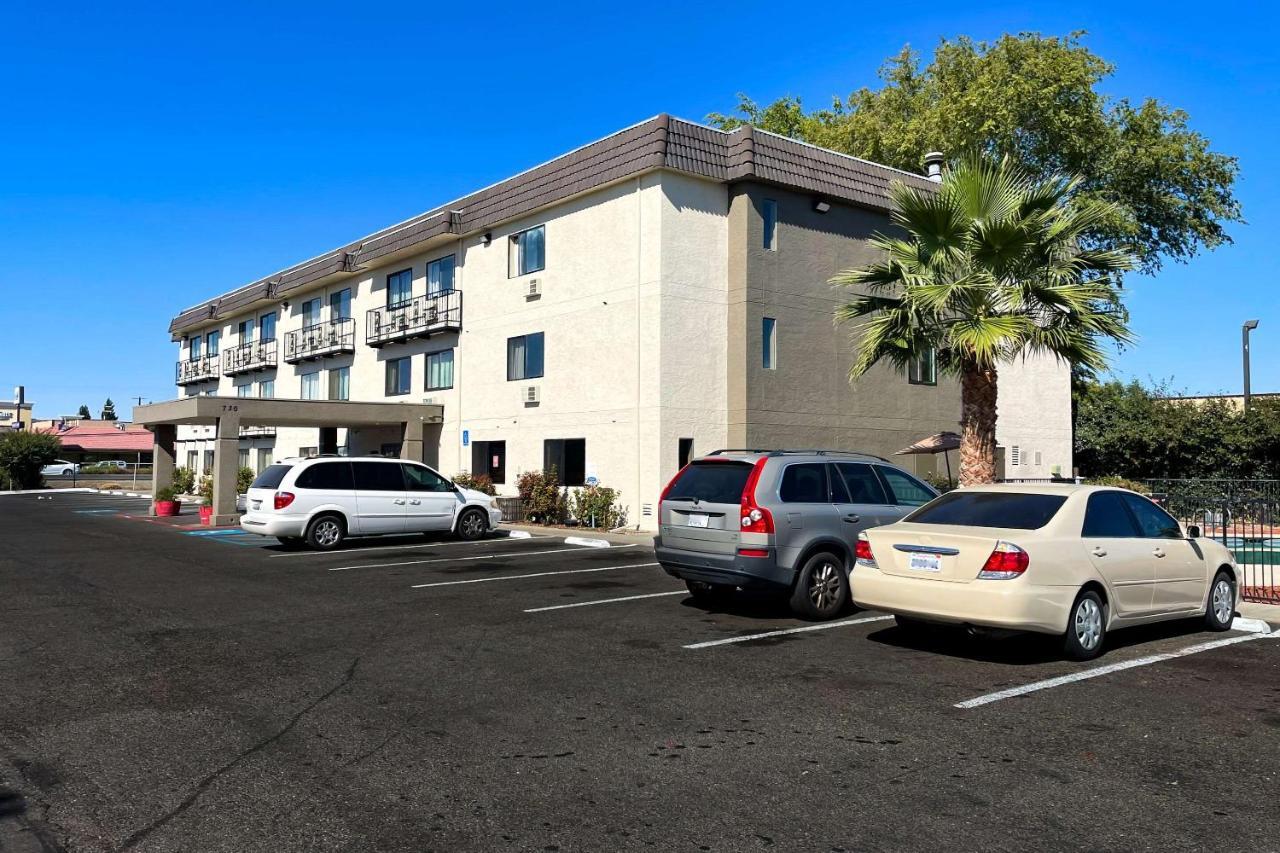 Sutter Inn Yuba City Exterior foto